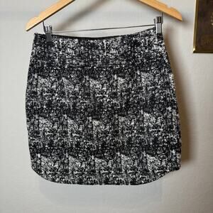 Women's Banana Republic Black White Tweed Mini Skirt Size 4‎